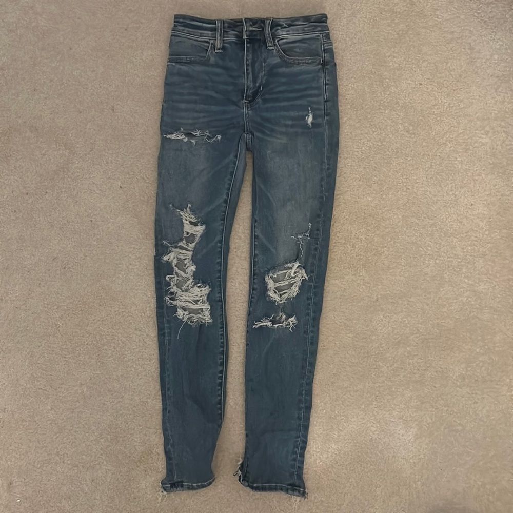 Super cute American eagle jeans size 00 short.